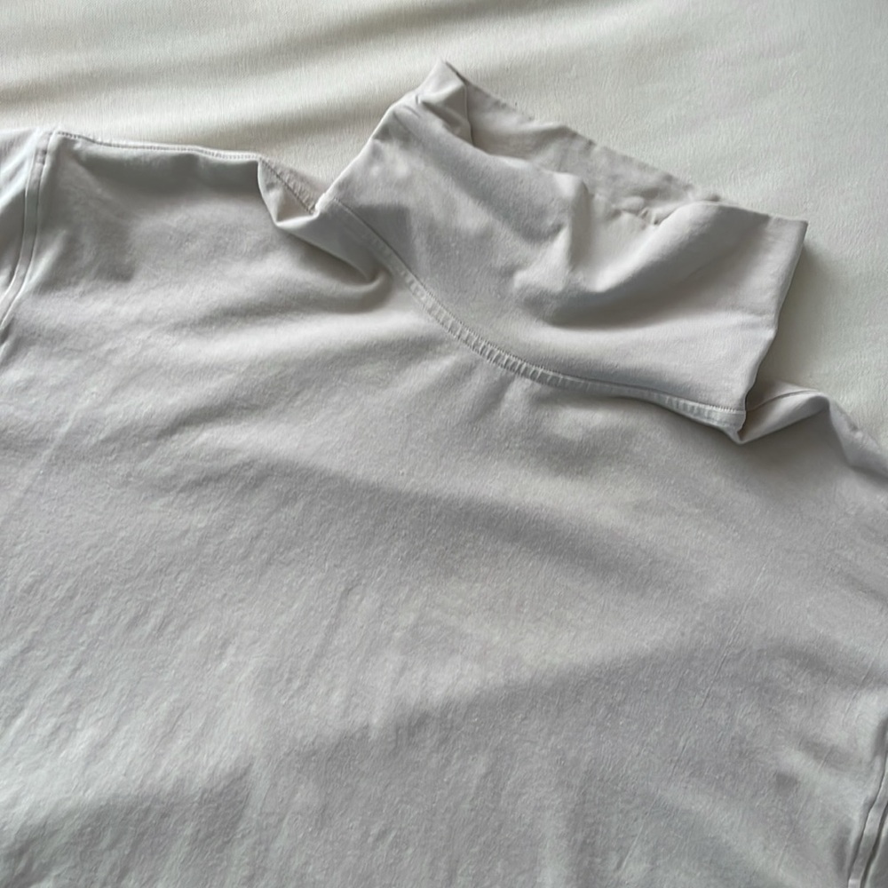 Lululemon gray boxy turtleneck short sleeve top size 6 - Picture 2 of 5